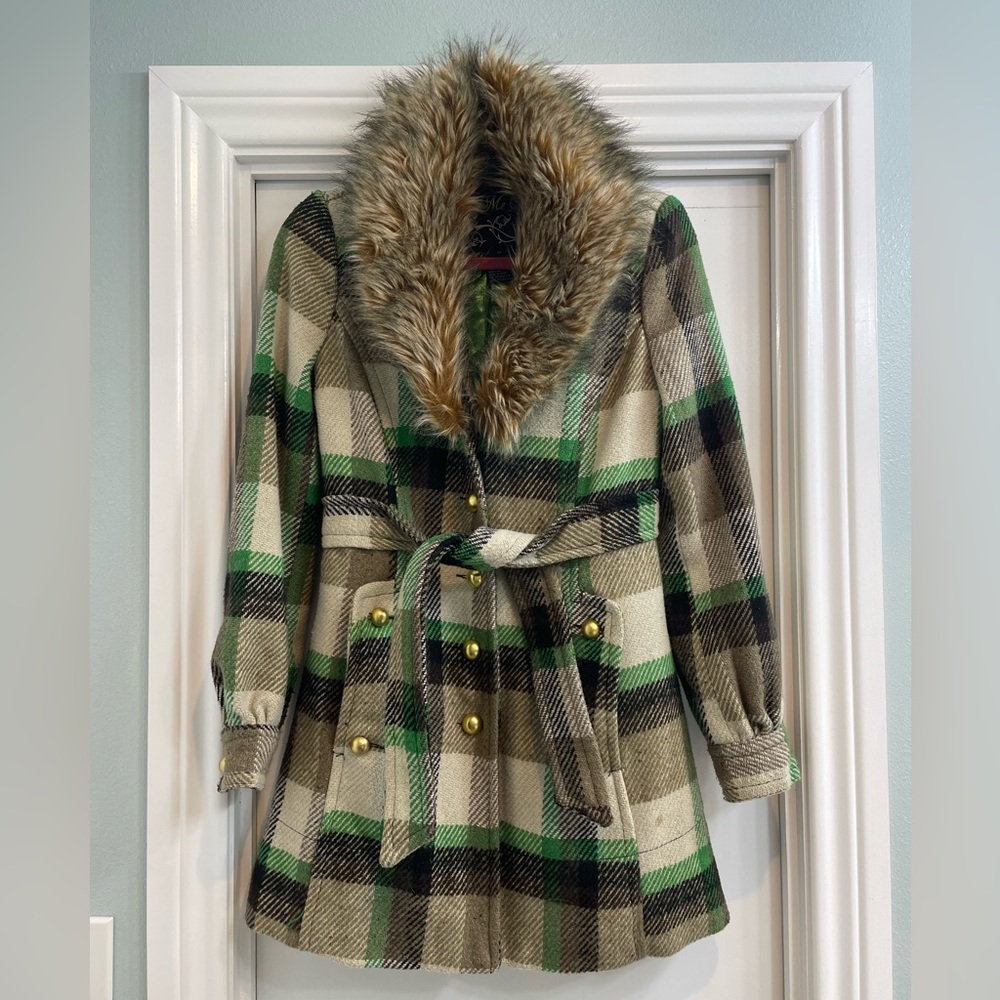 Plaid Coat with Removable Fur Trim Size M (Juniors)